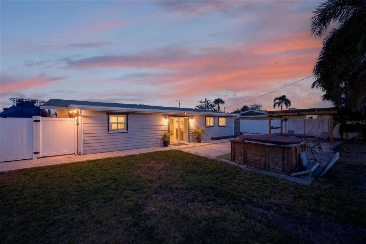 5235 40th Street S, Saint Petersburg, FL 33711 Photo