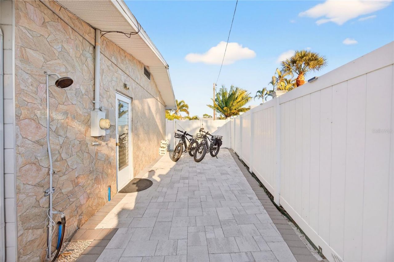 5235 40th Street S, Saint Petersburg, FL 33711 Photo