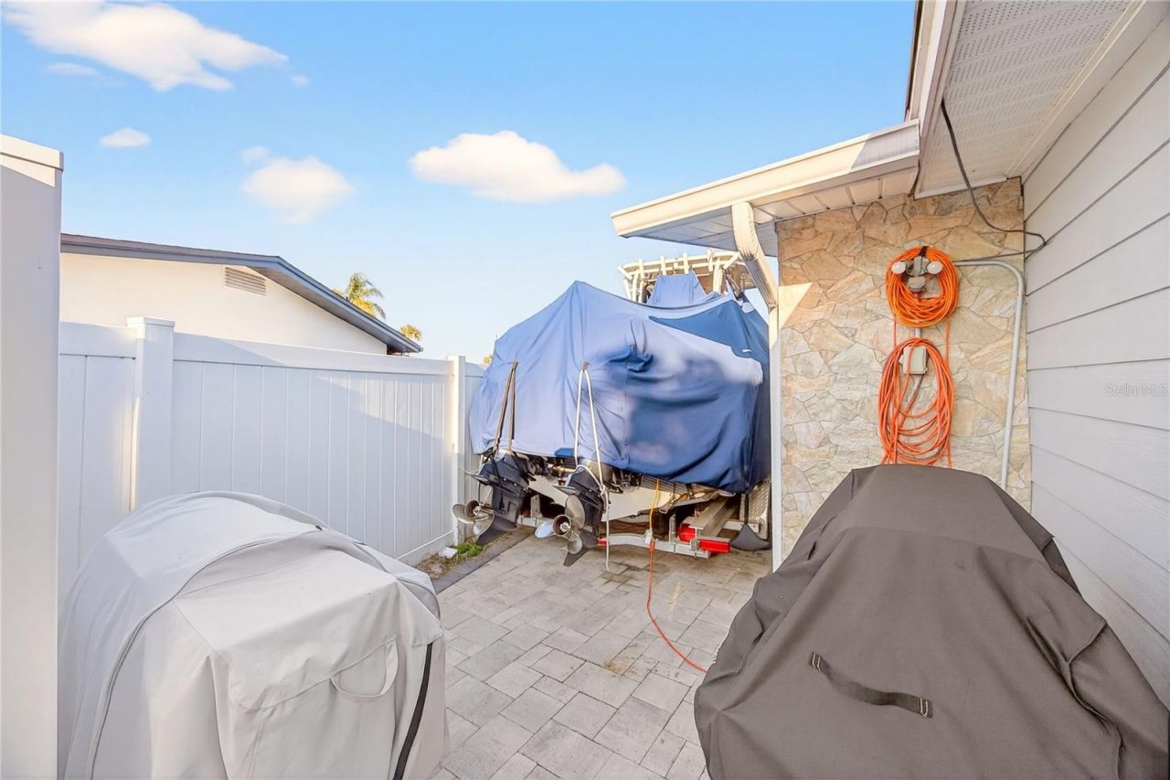5235 40th Street S, Saint Petersburg, FL 33711 Photo