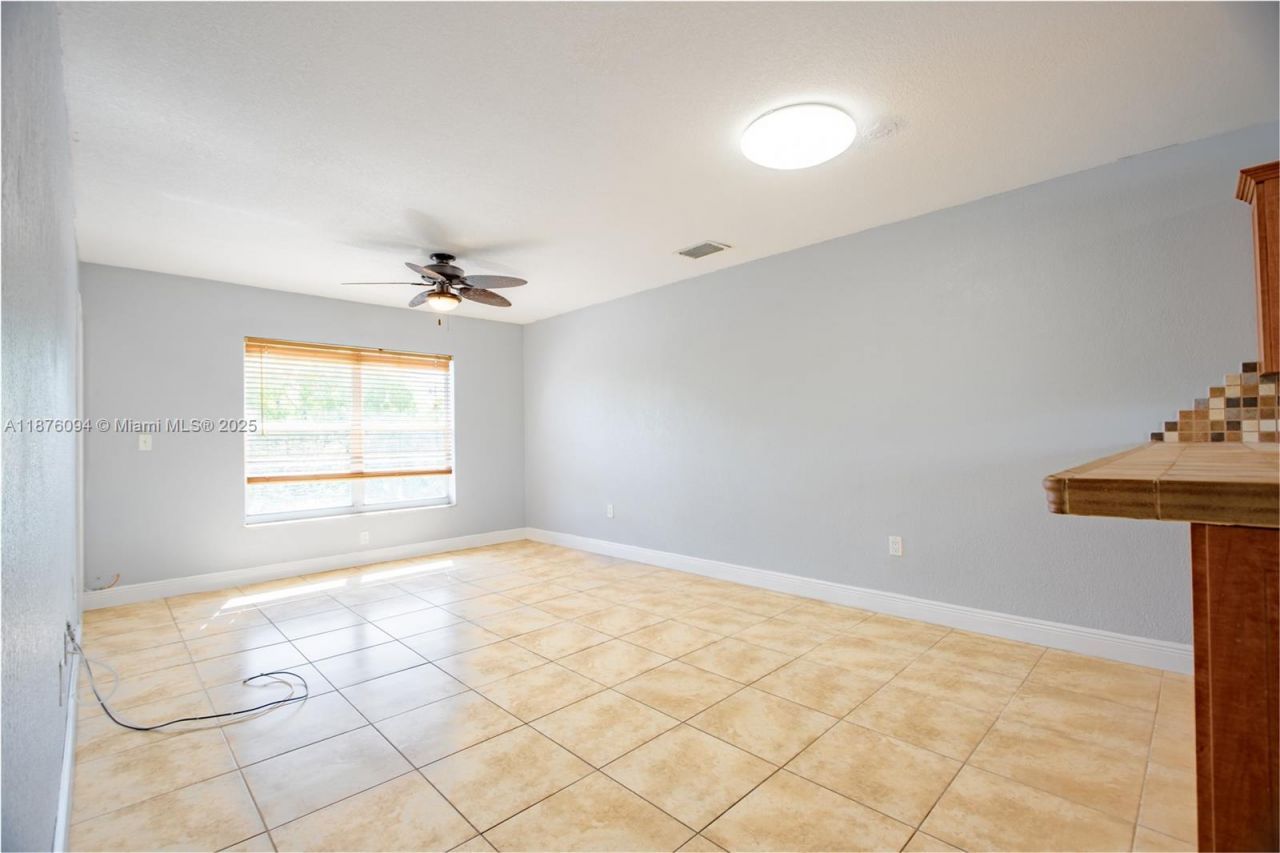 120 Royal Palm Rd, Unit 315, Hialeah Gardens, FL 33016 Photo