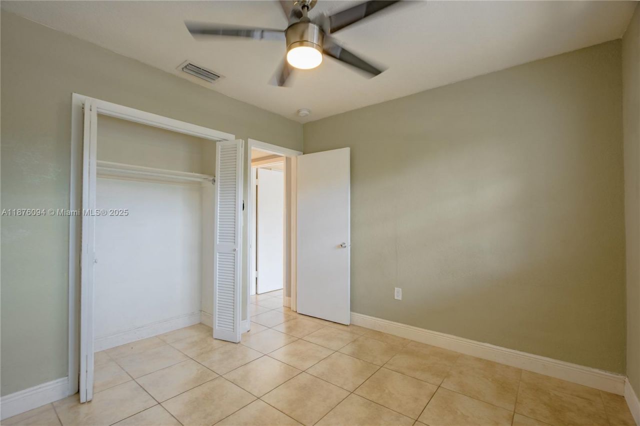 120 Royal Palm Rd, Unit 315, Hialeah Gardens, FL 33016 Photo