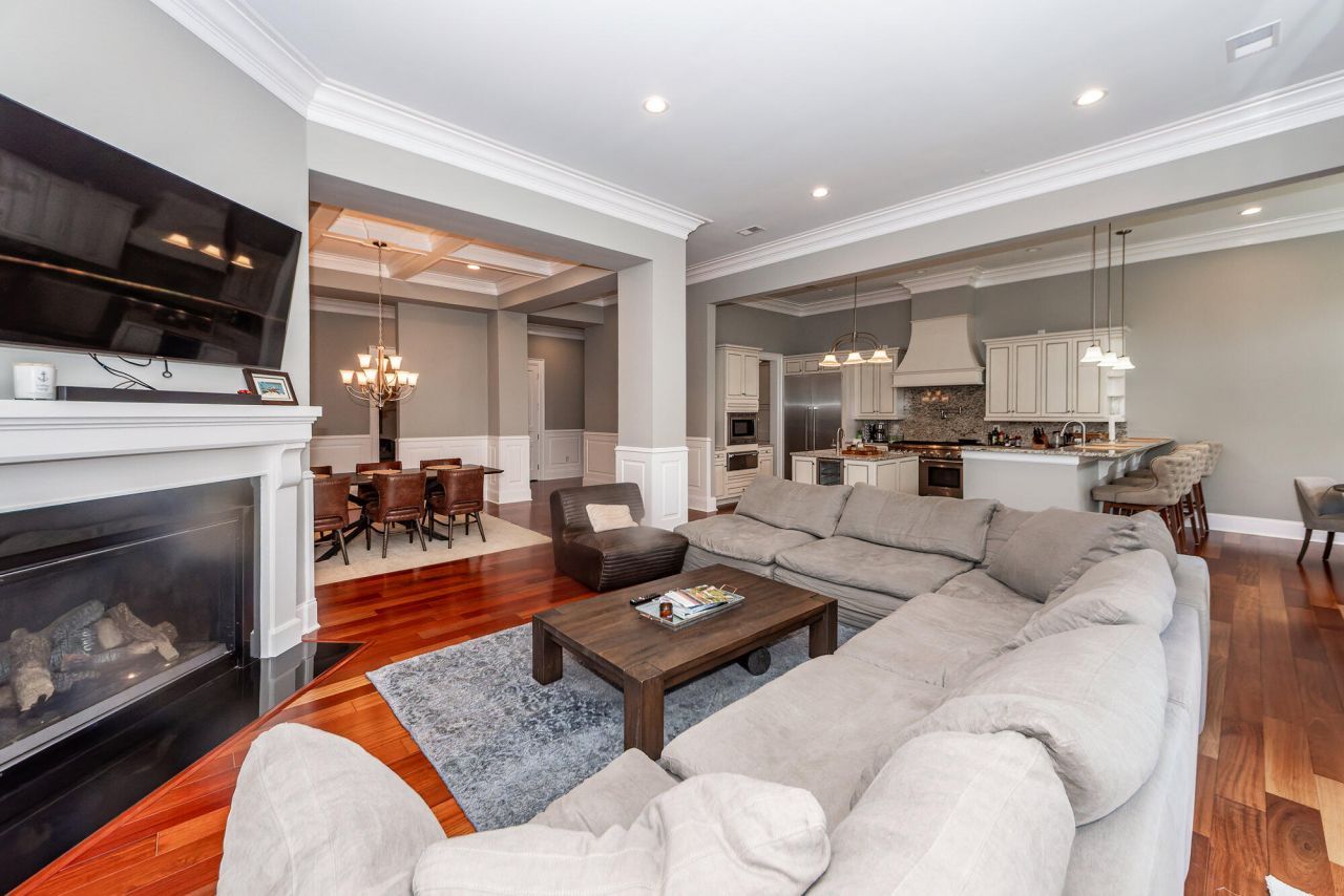 108 Fairbanks Oak Aly Photo 10