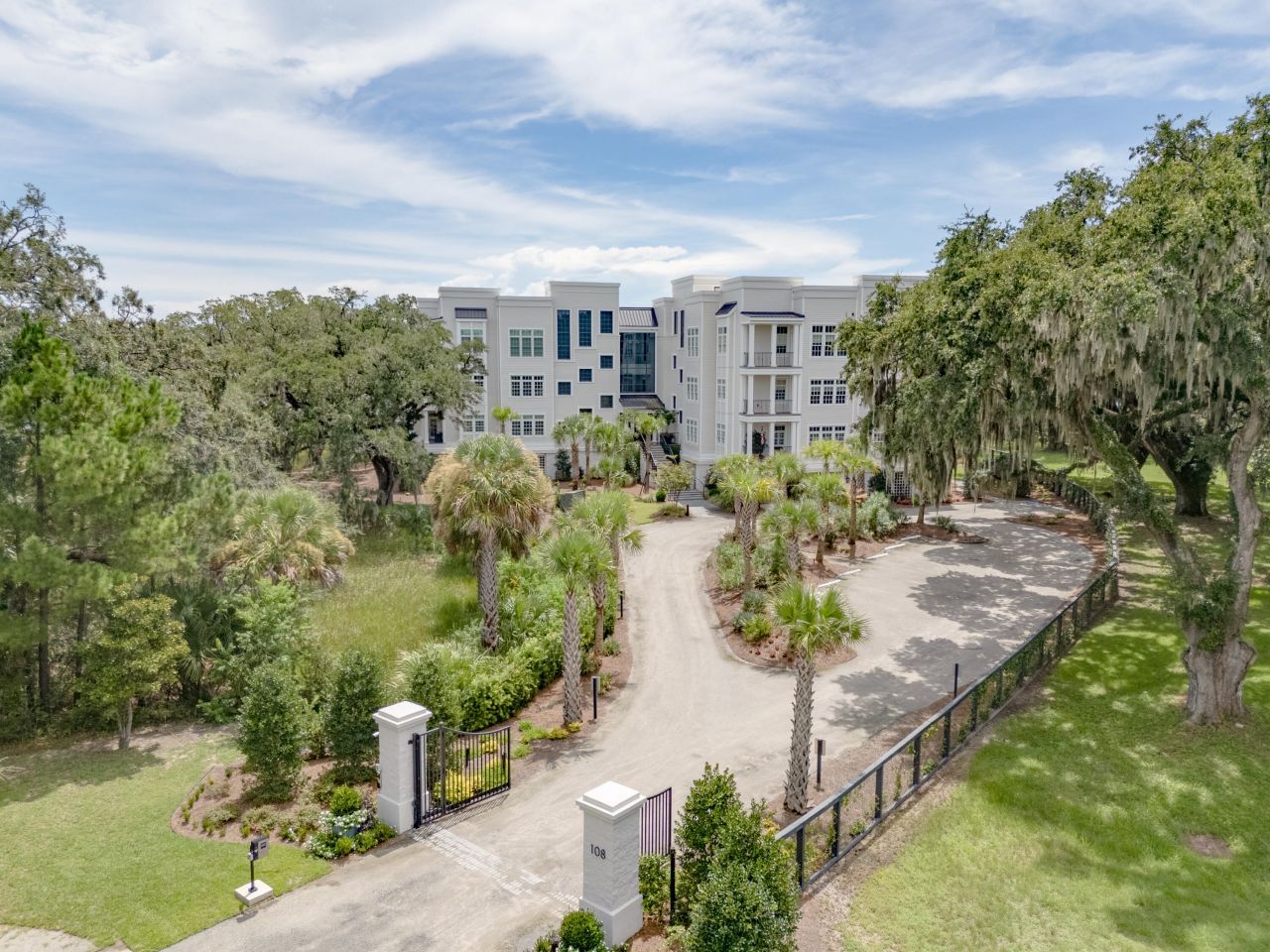 108 Fairbanks Oak Aly Photo 100