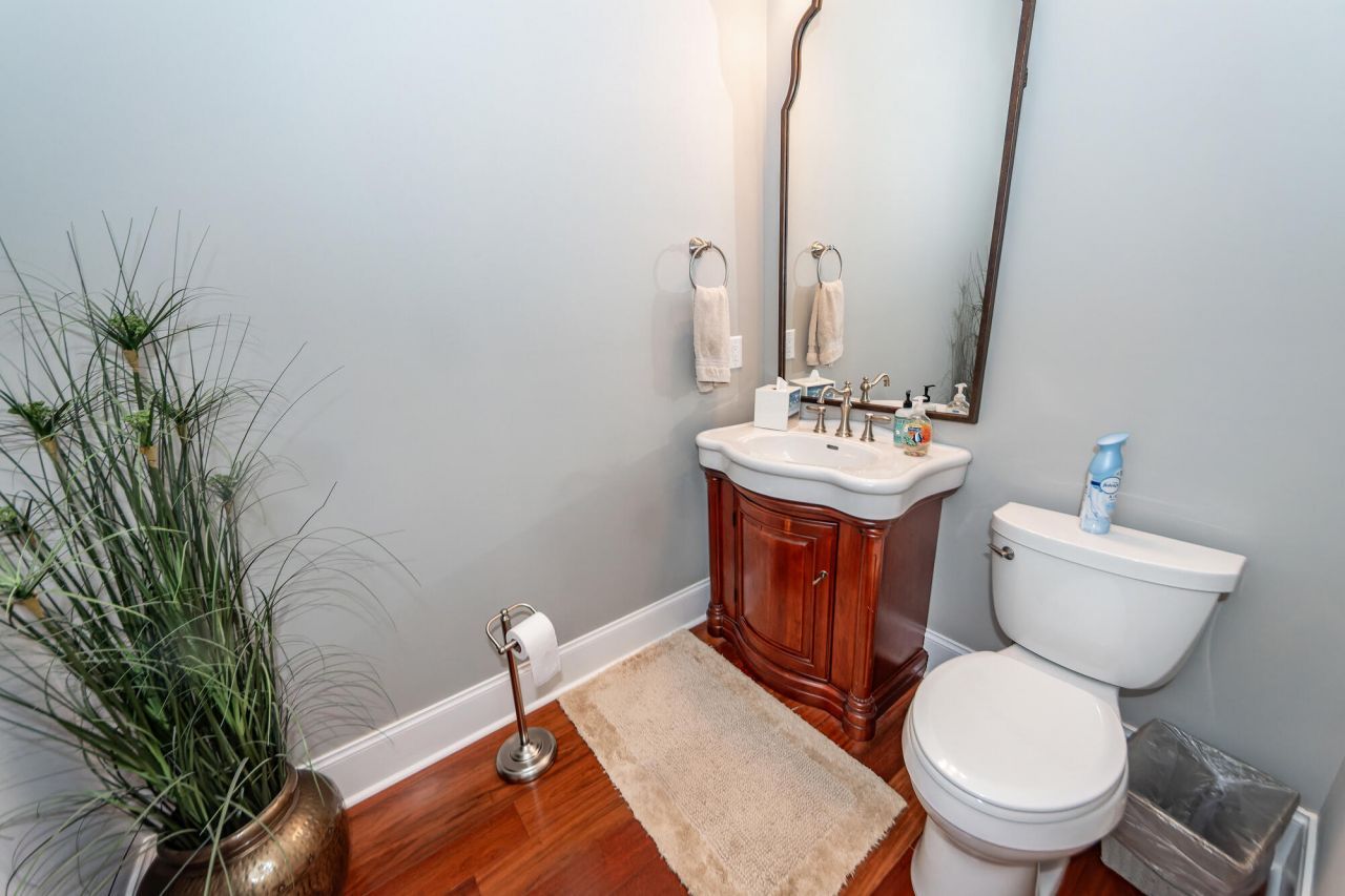 108 Fairbanks Oak Aly Photo 30