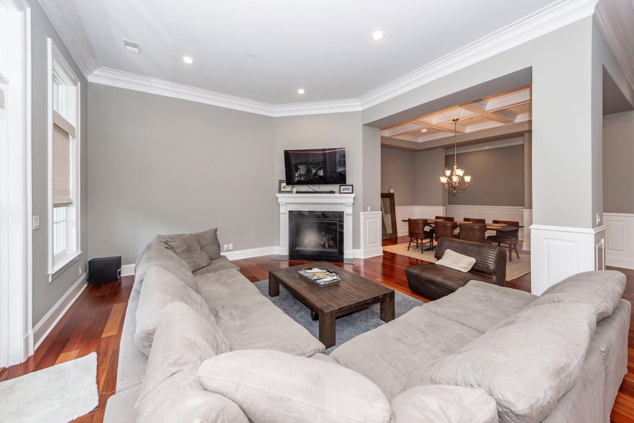 108 Fairbanks Oak Aly Photo 8