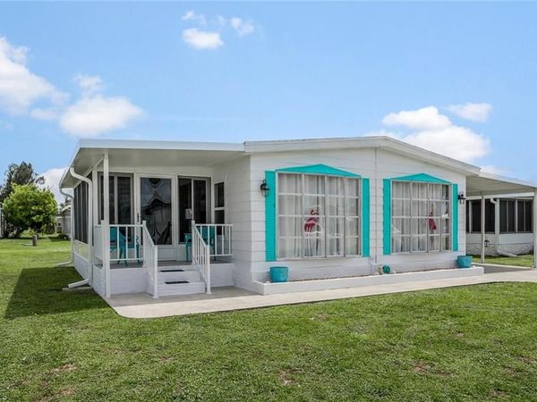 2782 Wedgewood DR, NORTH FORT MYERS, FL 33917