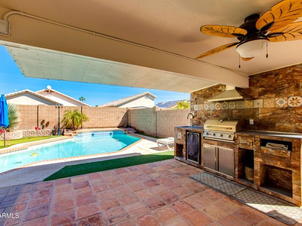 3612 W QUESTA Drive, Glendale, AZ 85310