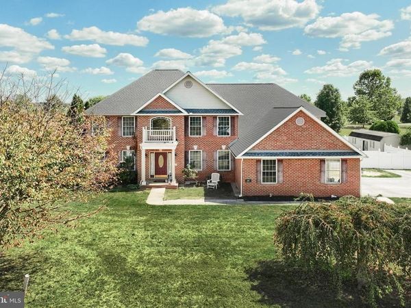 37 AMANDA DRIVE, LITTLESTOWN, PA 17340