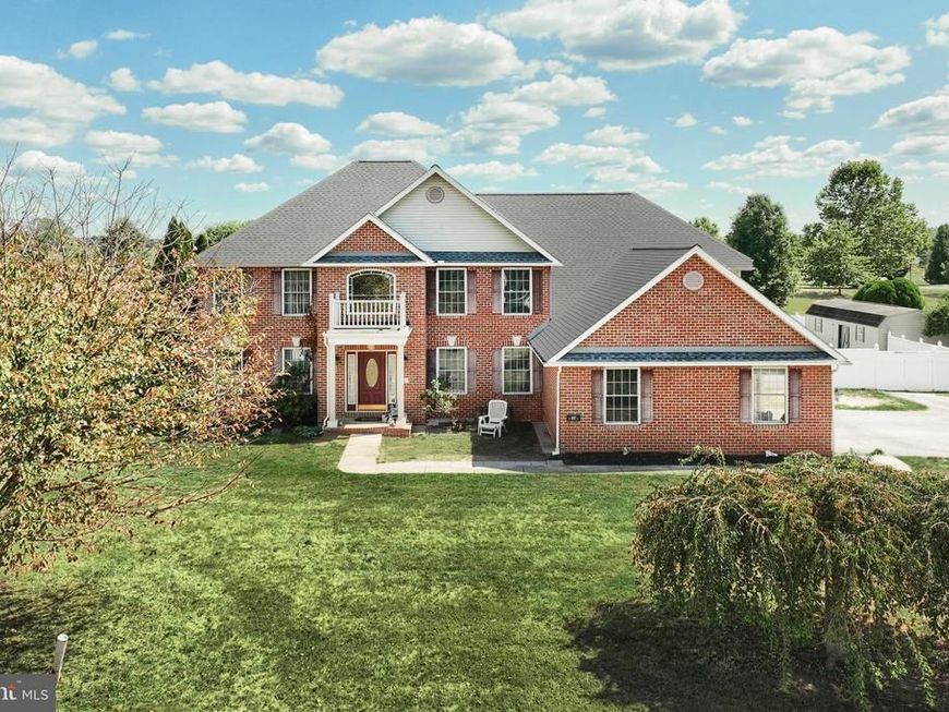 37 Amanda Drive, Littlestown, PA 17340 Main Photo