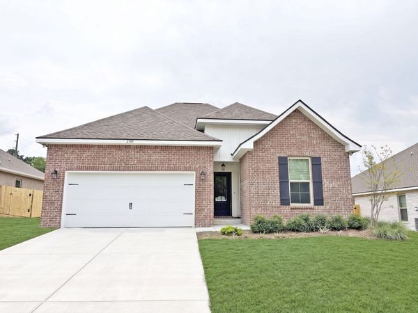 2745 Louis Circle, Crestview, FL 32536