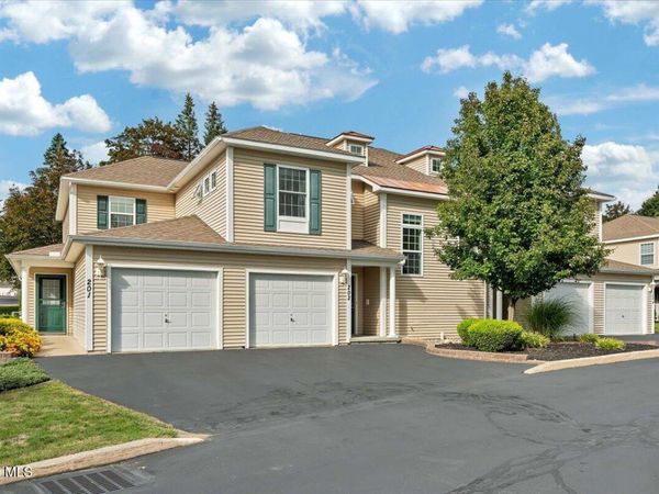 202 Royale Court, Troy, NY 12180