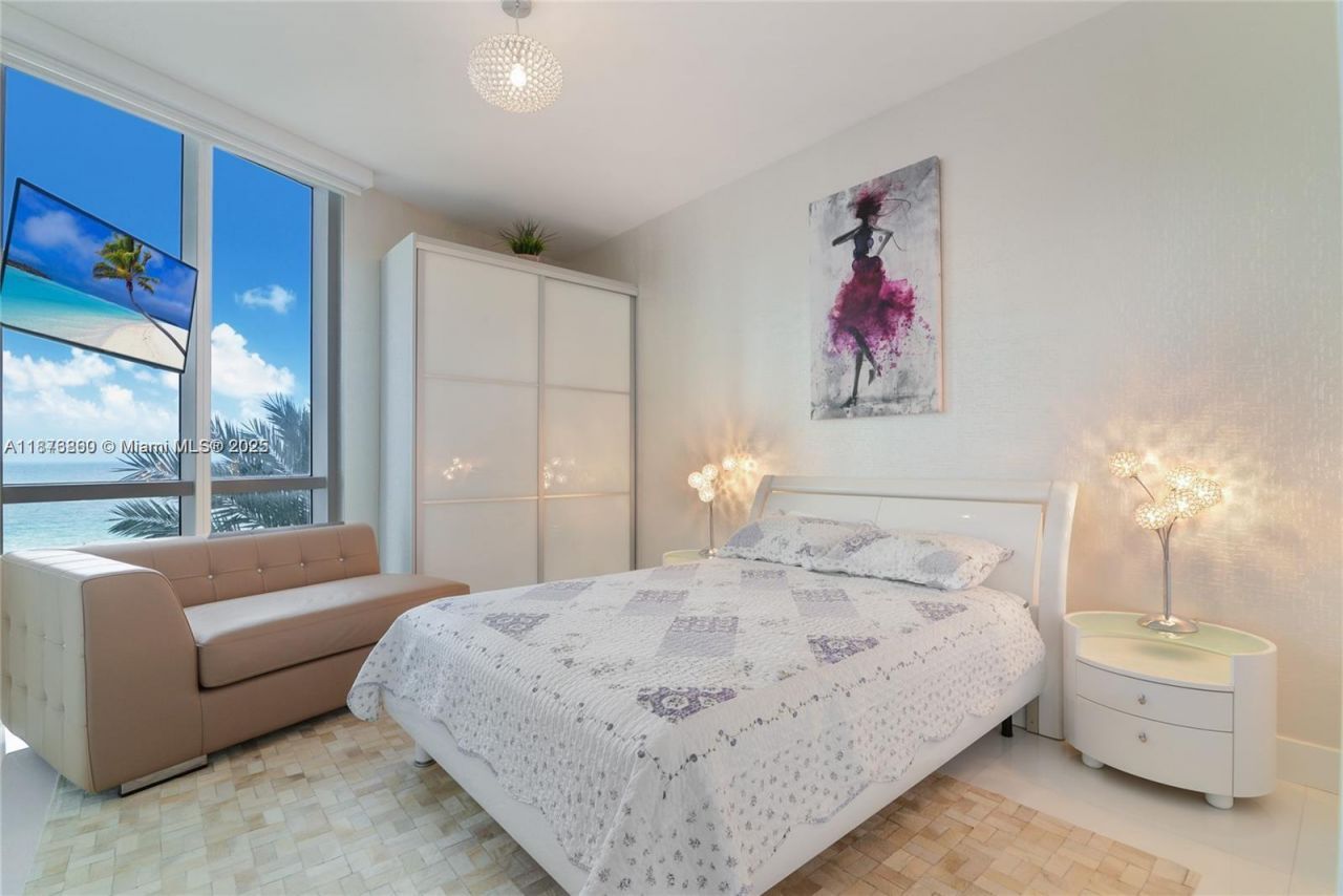 15811 Collins Ave, Unit 704, Sunny Isles Beach, FL 33160 Photo