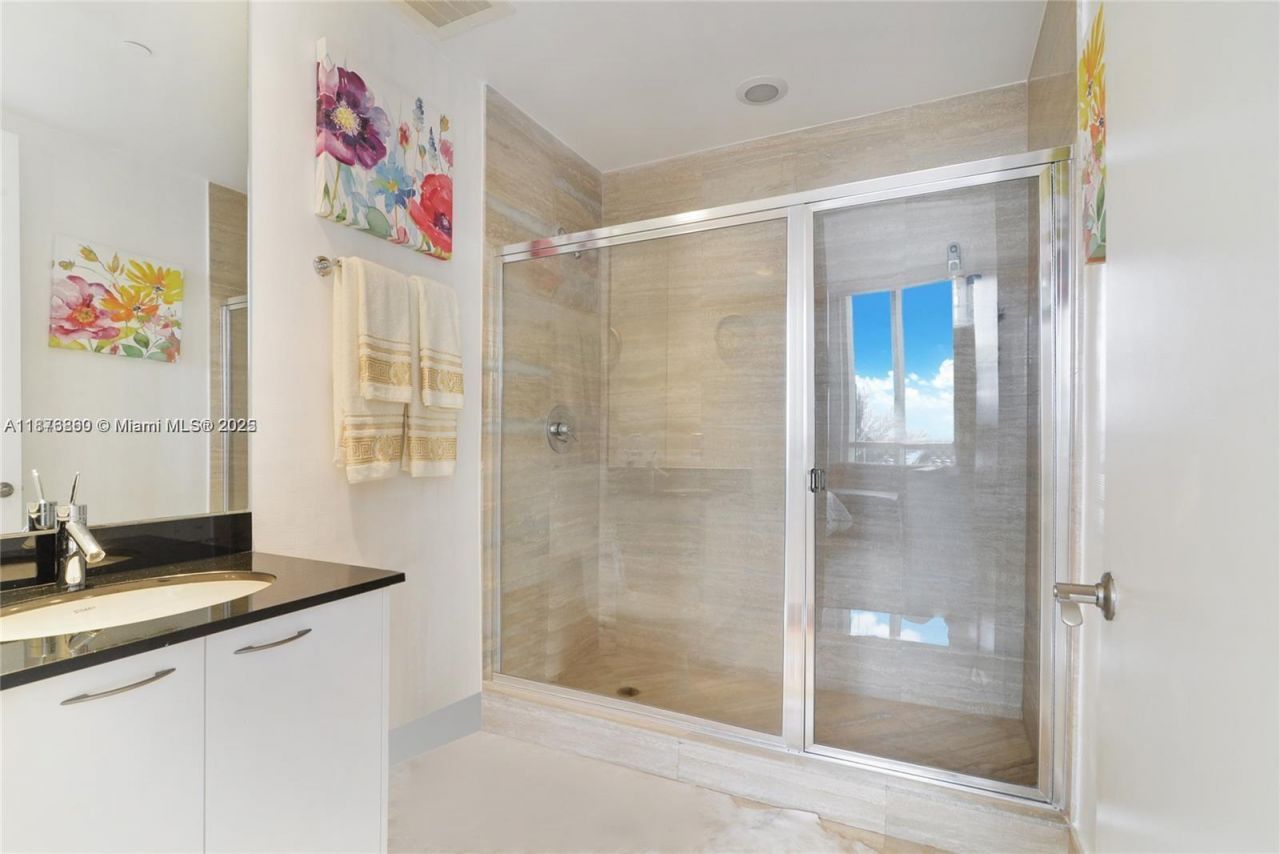 15811 Collins Ave, Unit 704, Sunny Isles Beach, FL 33160 Photo
