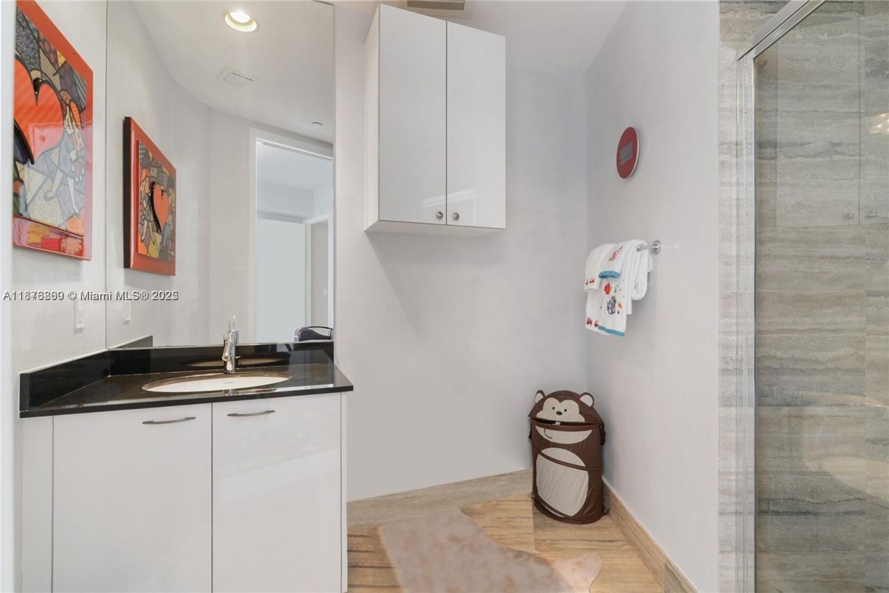 15811 Collins Ave, Unit 704, Sunny Isles Beach, FL 33160 Photo