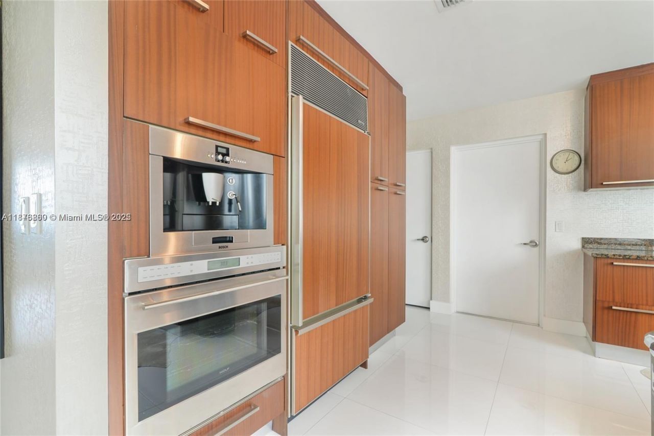 15811 Collins Ave, Unit 704, Sunny Isles Beach, FL 33160 Photo