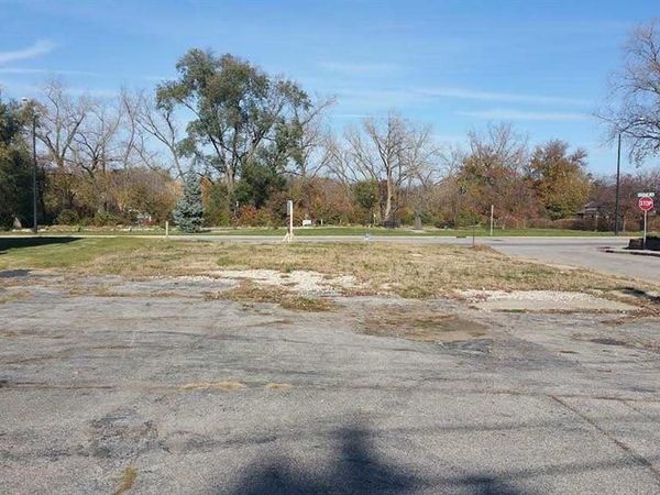 1213 W Lincolnway, Mishawaka, IN 46544