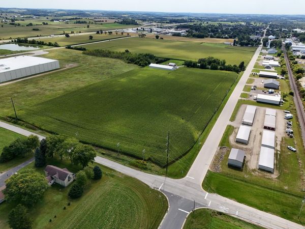 Lt1 Super Dr, Lomira, WI 53048