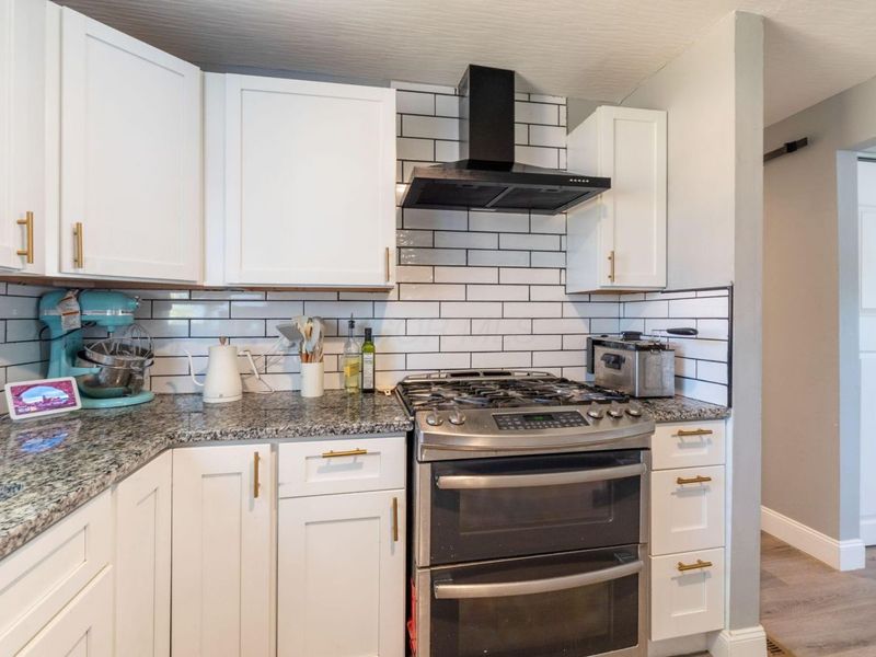 5044 Albany Drive , Columbus, OH 43232 Photo 16