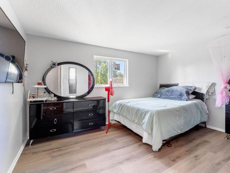 5044 Albany Drive , Columbus, OH 43232 Photo 23