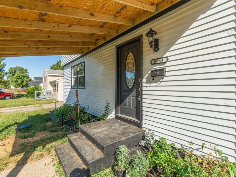 5044 Albany Drive , Columbus, OH 43232 Photo 5