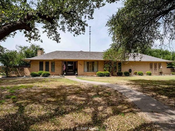 703 N Avenue L , Haskell, TX 79521