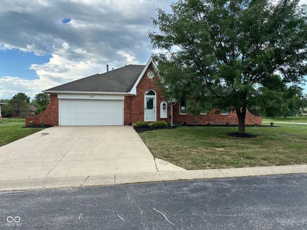 390 Vinewood Drive N, Brownsburg, IN 46112