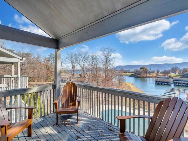 290 Sailors Cove DR, Unit 409, Moneta, VA 24121