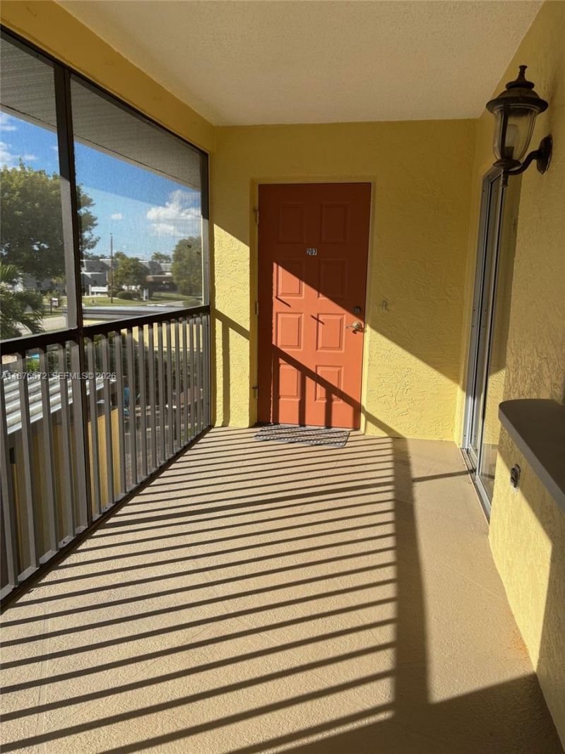 4109 SE 19th Avenue, Unit 207, Cape Coral, FL 33904 Photo