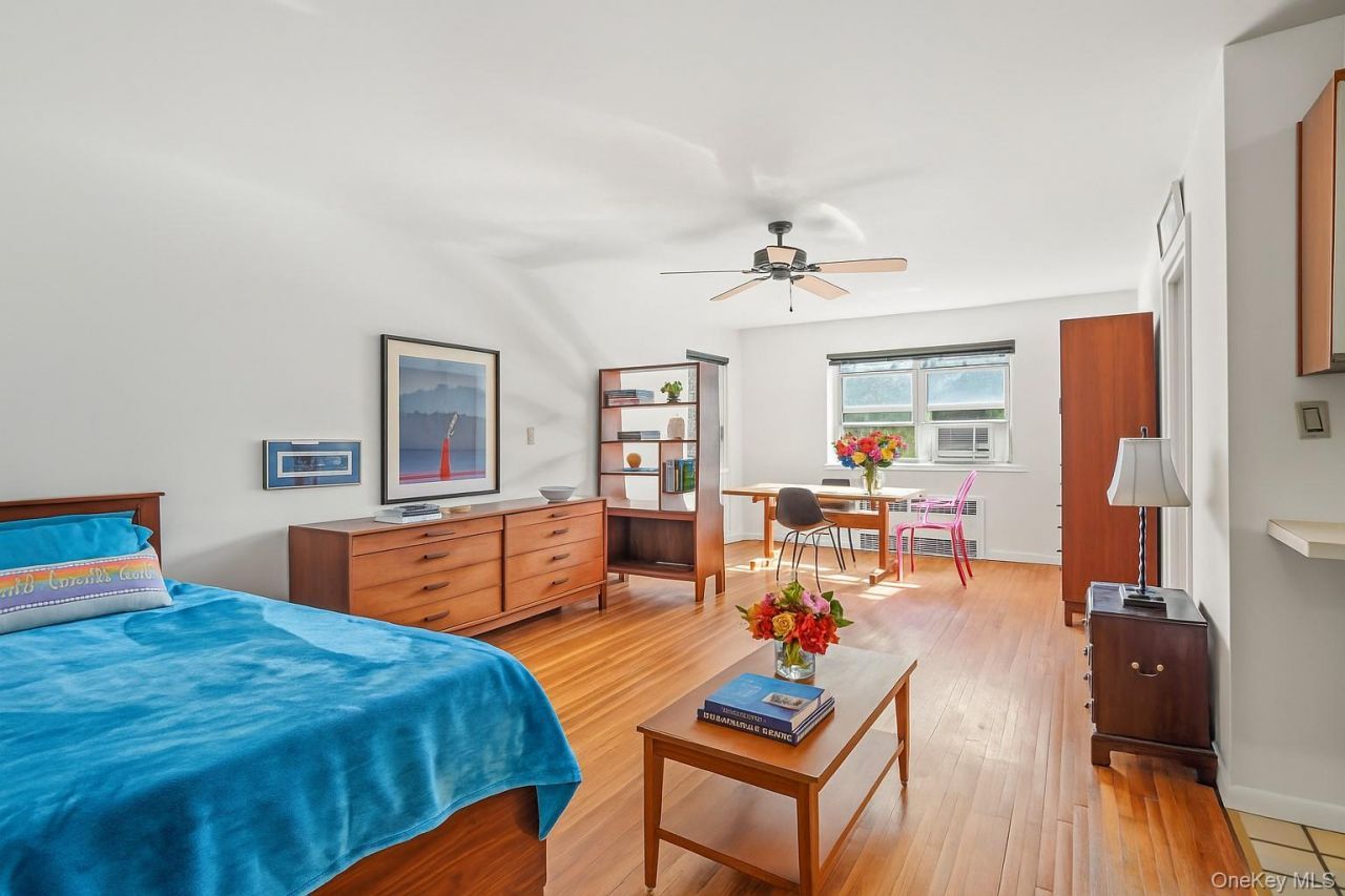 73-44 Austin Street, Unit 4T, Forest Hills, NY 11375 Main Photo