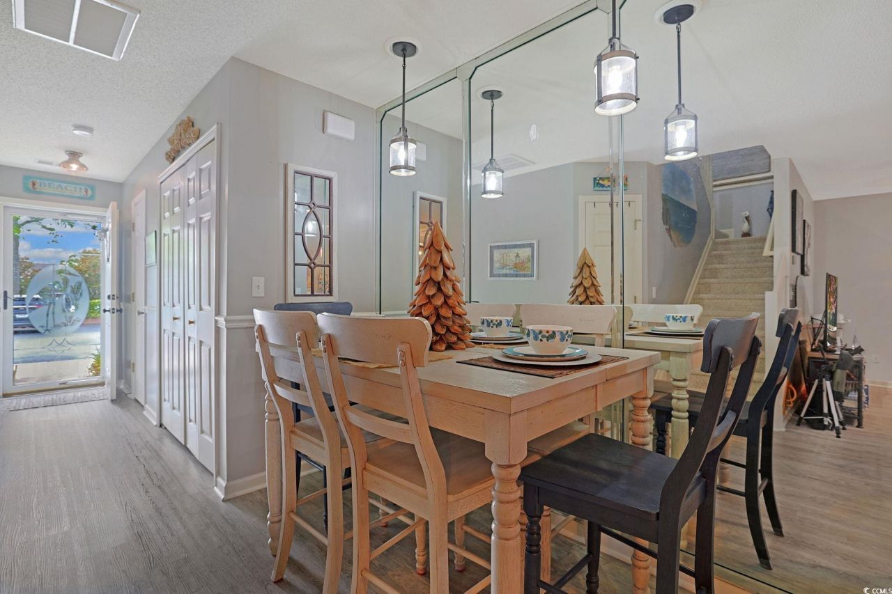 1048 Portico Loop Photo 6