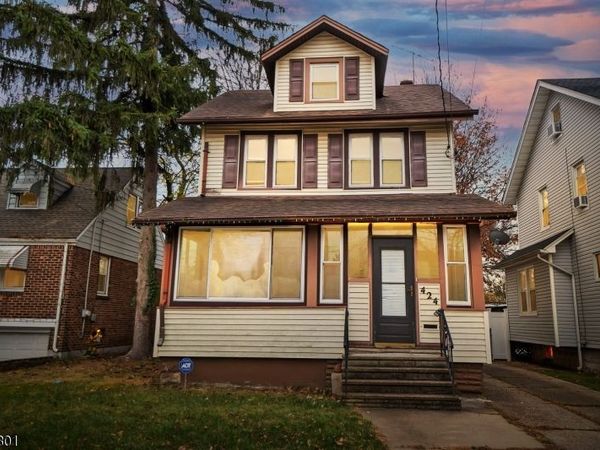 424 E 4Th Ave, Roselle, NJ 07203