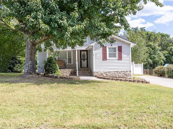 401 N 3rd Avenue, Mayodan, NC 27027