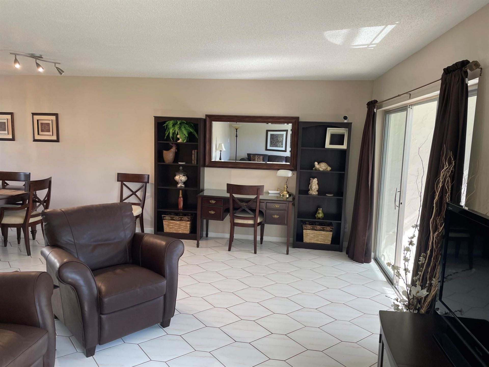 705 Lori Drive, Unit 206, Palm Springs, FL 33461 Photo