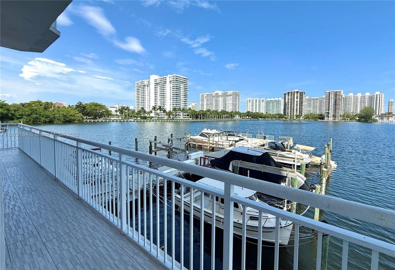 18071 Biscayne Blvd, Unit 1404, Aventura, FL 33160 Photo