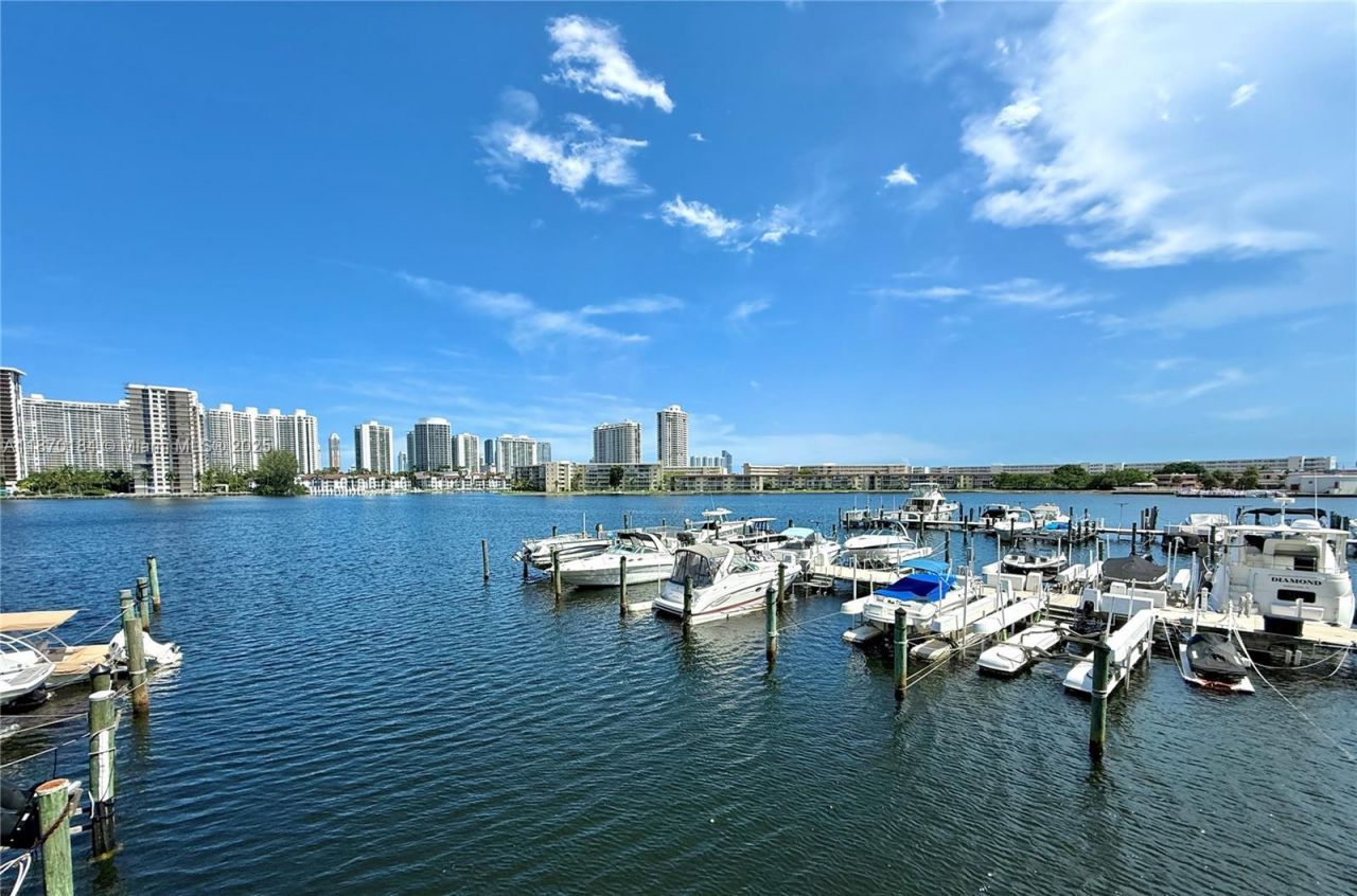 18071 Biscayne Blvd, Unit 1404, Aventura, FL 33160 Photo