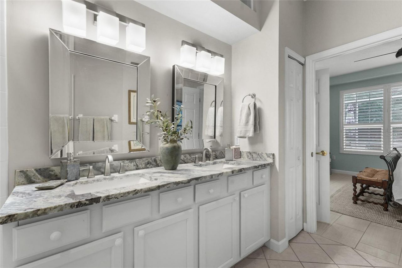 4840 Lakescene Place, Sarasota, FL 34243 Photo