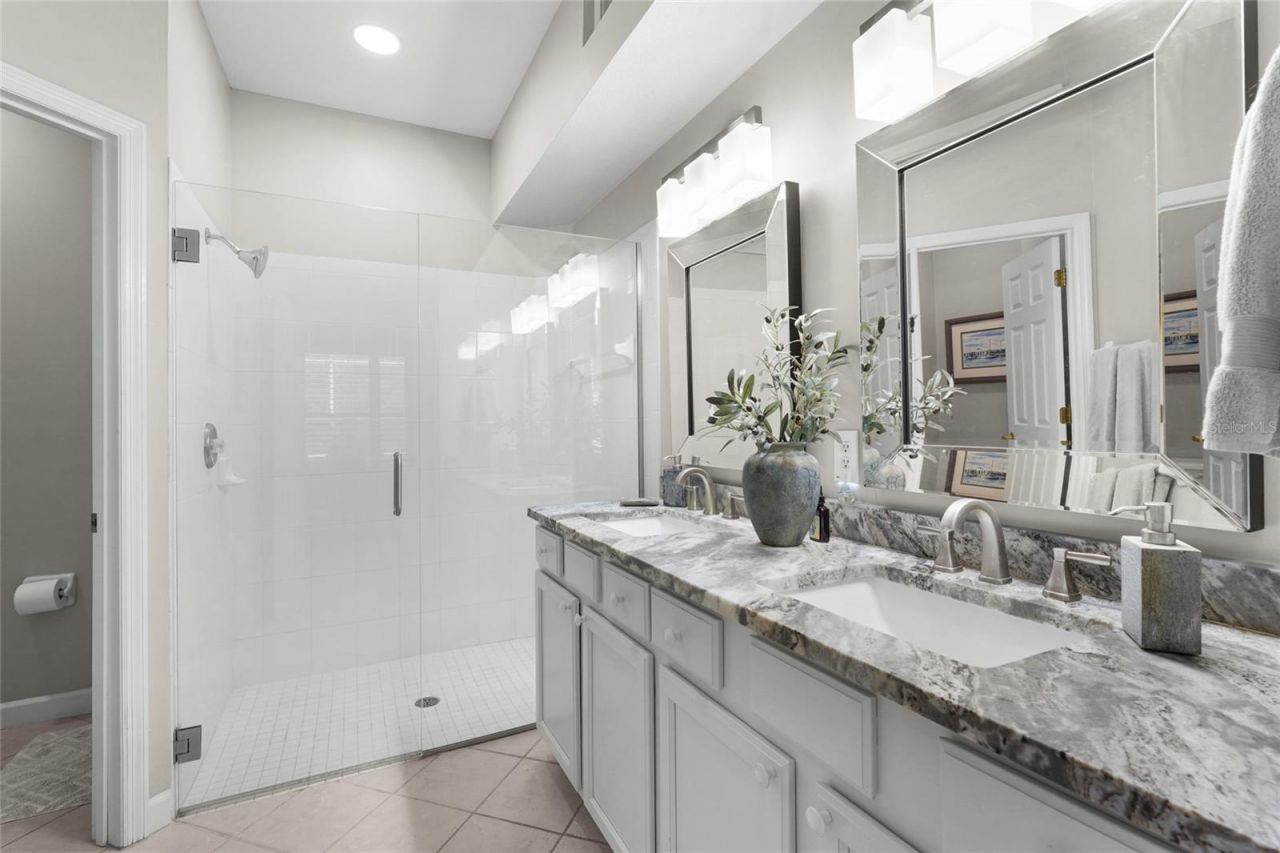 4840 Lakescene Place, Sarasota, FL 34243 Photo