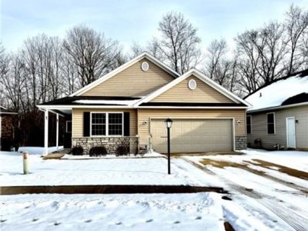 10281 River Run Lane, North Royalton, OH 44133