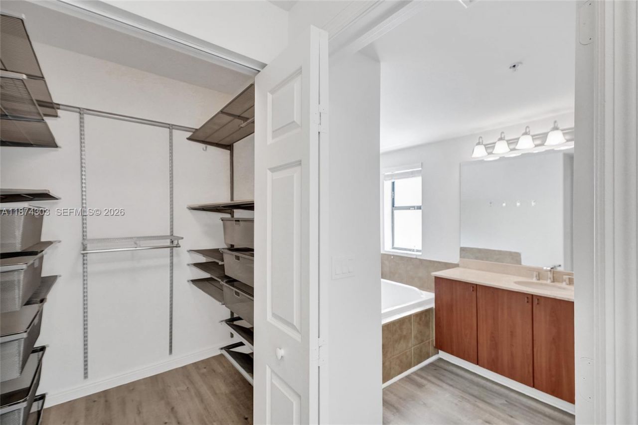 888 S Douglas Rd, Unit 304, Coral Gables, FL 33134 Photo