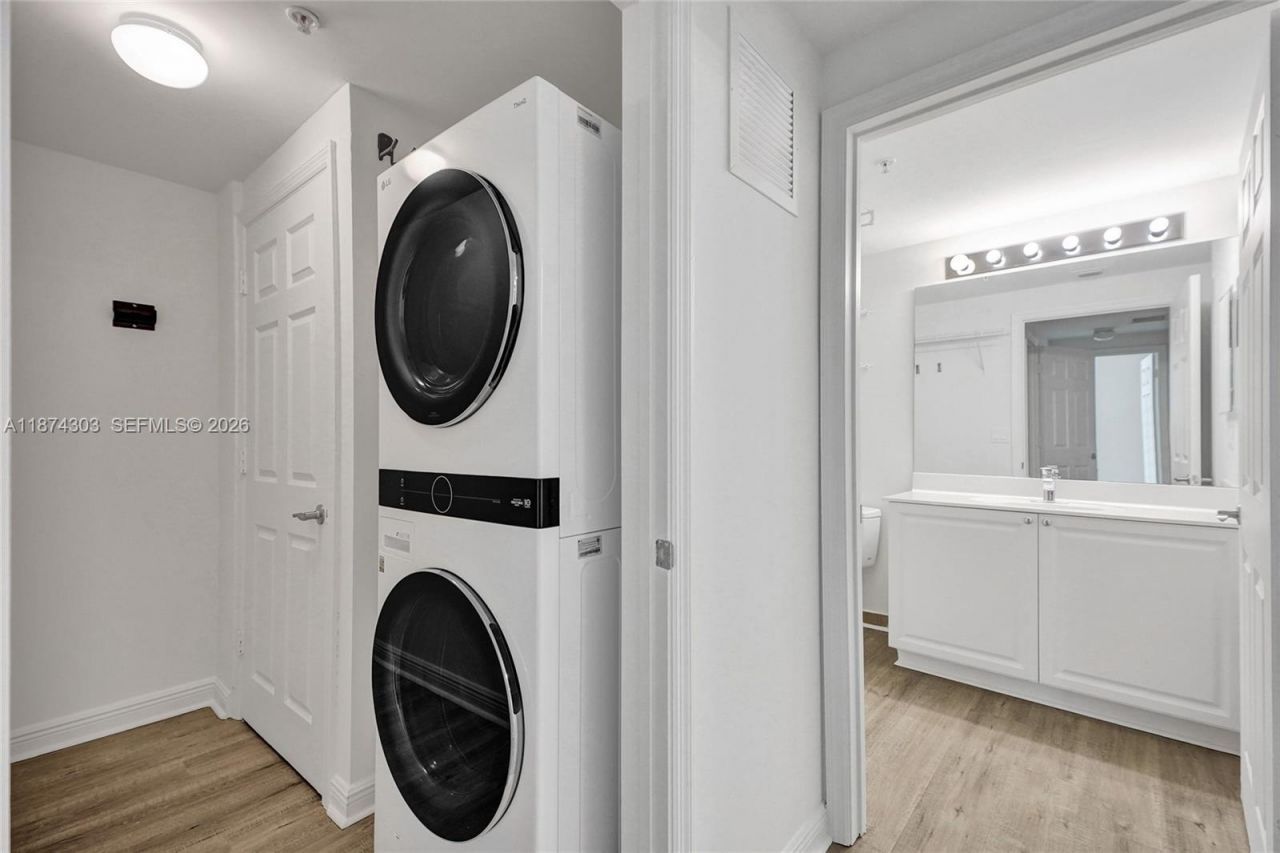 888 S Douglas Rd, Unit 304, Coral Gables, FL 33134 Photo