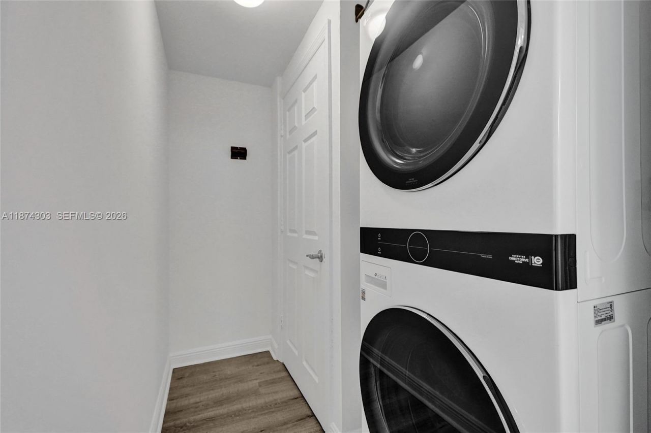 888 S Douglas Rd, Unit 304, Coral Gables, FL 33134 Photo