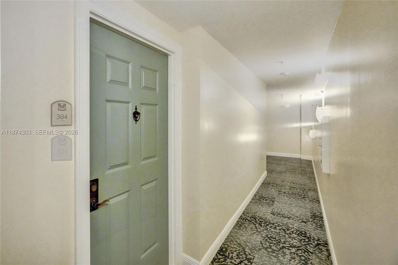 888 S Douglas Rd, Unit 304, Coral Gables, FL 33134 Photo