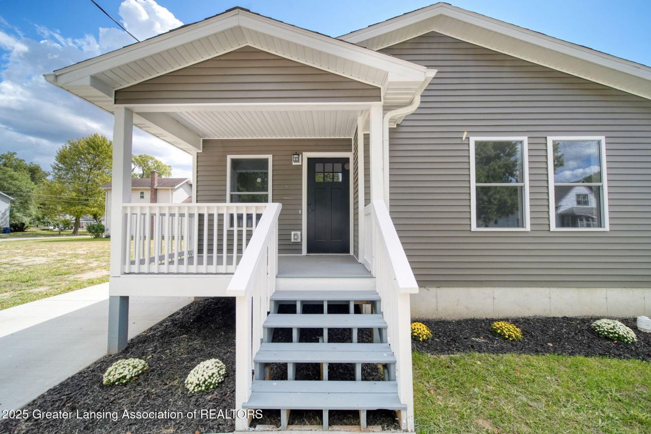 315 E Trail Street, Jackson, MI 49201 Main Photo