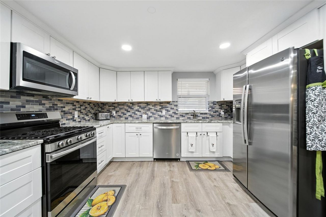 8248 Tanglewood Drive, New Port Richey, FL 34654 Photo