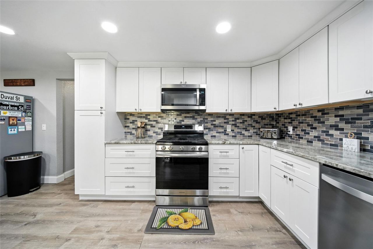 8248 Tanglewood Drive, New Port Richey, FL 34654 Photo