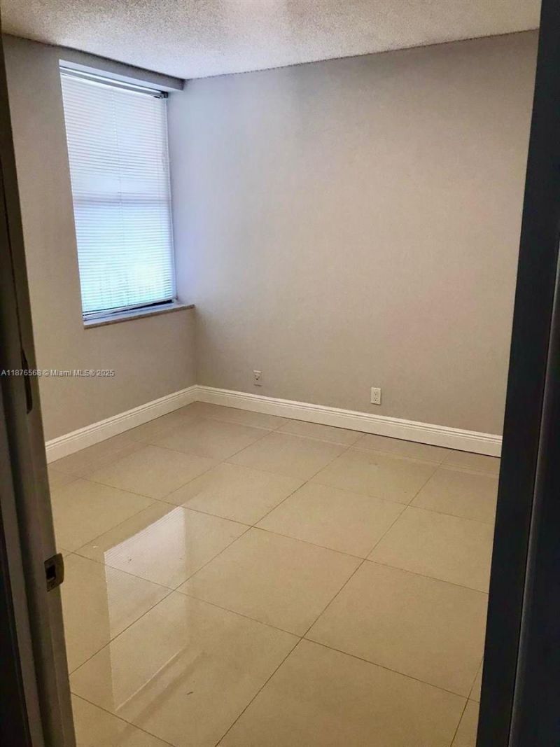 20381 NE 30th Ave, Unit 206-7, Aventura, FL 33180 Photo