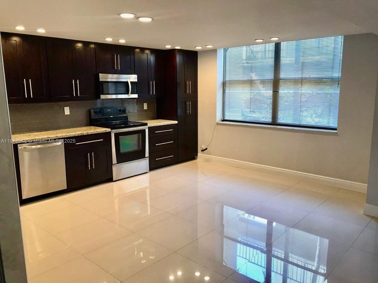 20381 NE 30th Ave, Unit 206-7, Aventura, FL 33180 Photo