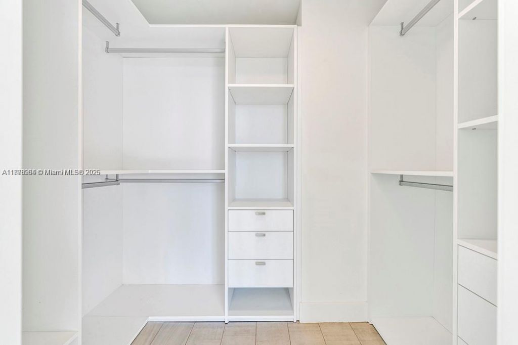 2000 S Metropica Way, Unit 907, Sunrise, FL 33323 Photo