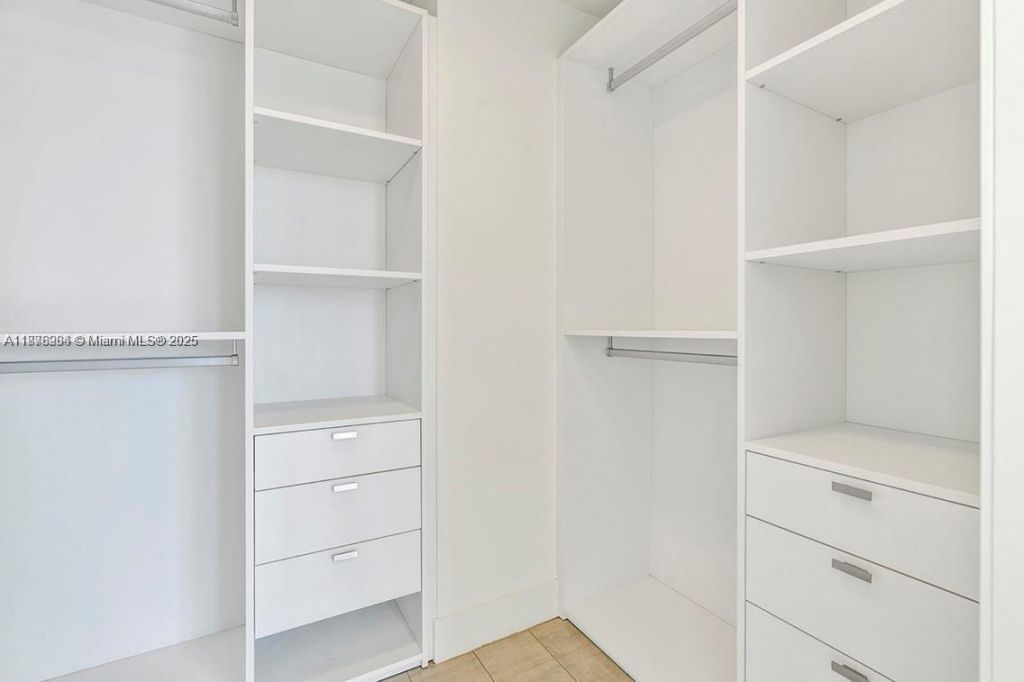 2000 S Metropica Way, Unit 907, Sunrise, FL 33323 Photo