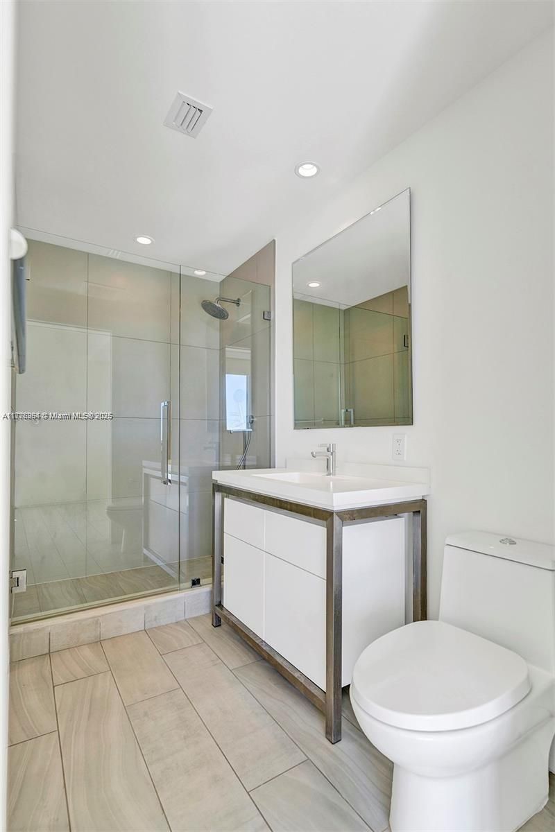 2000 S Metropica Way, Unit 907, Sunrise, FL 33323 Photo